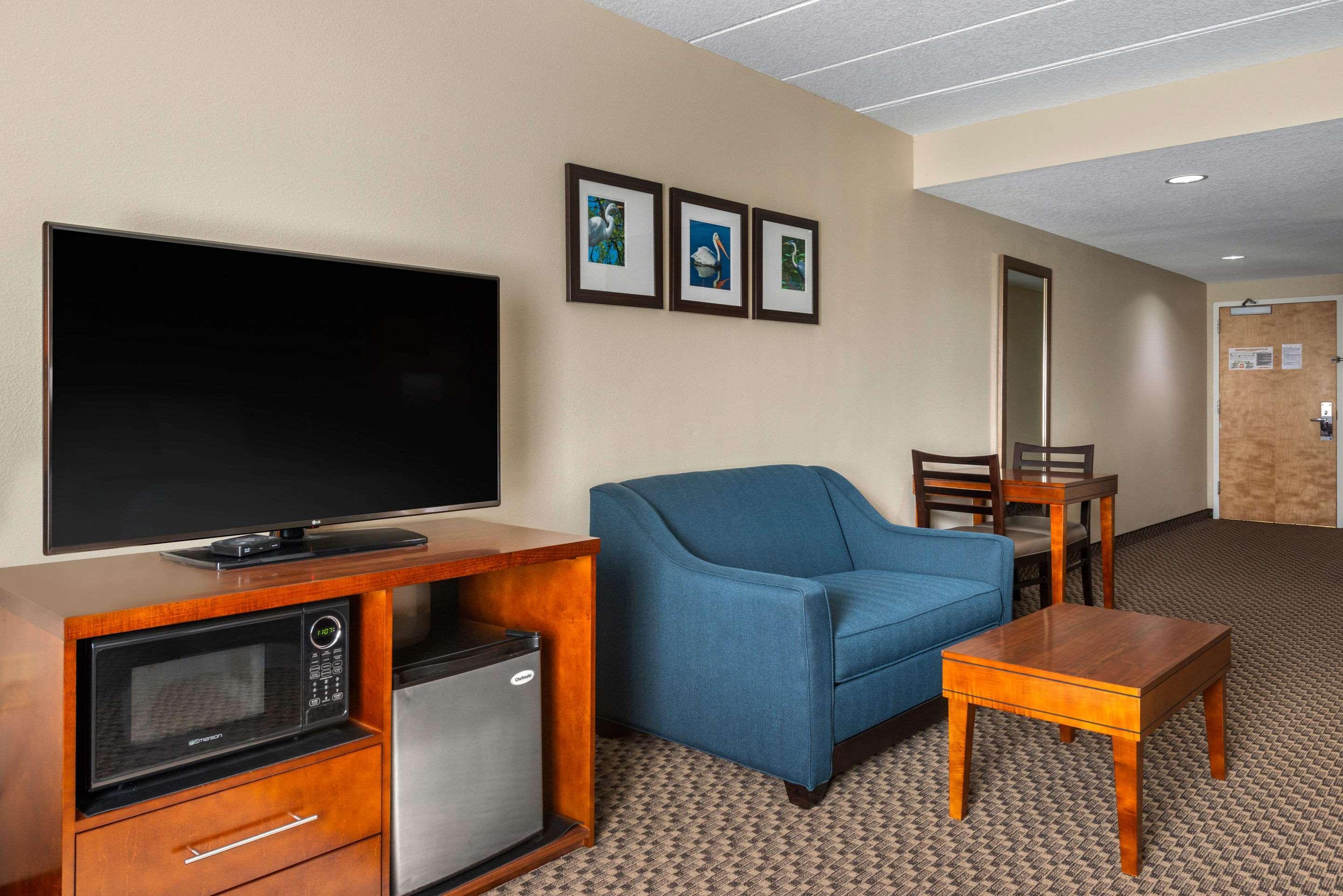 Comfort Inn & Suites Wildwood - The Villages Exterior photo